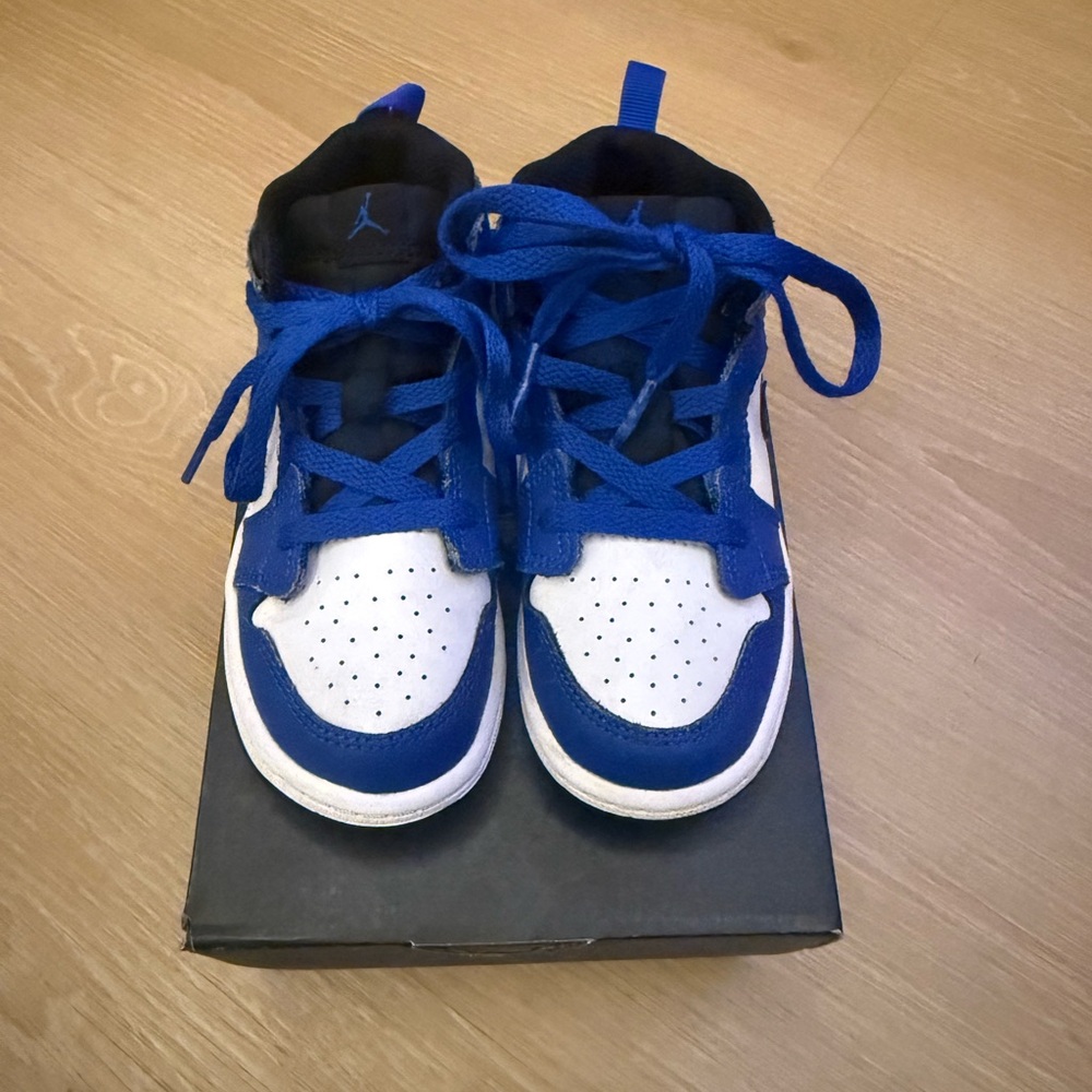 Jordan 1 Mid Royal Blue 9C
